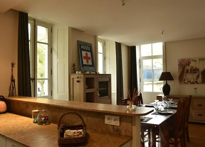 Σπίτι διακοπών Maison De Charme, 8 Pers, Centre-ville De Gontier *