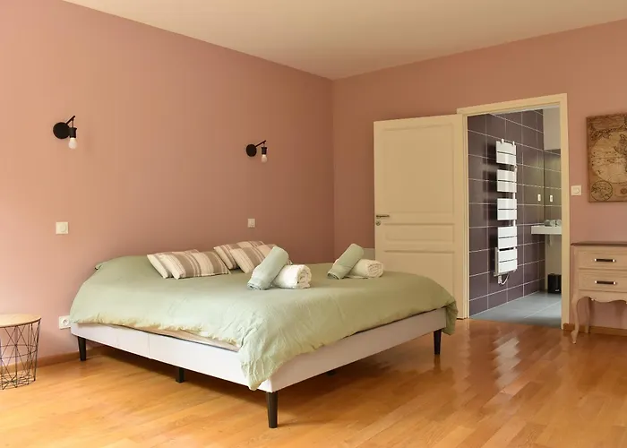 Σπίτι διακοπών Maison De Charme, 8 Pers, Centre-ville De Gontier *